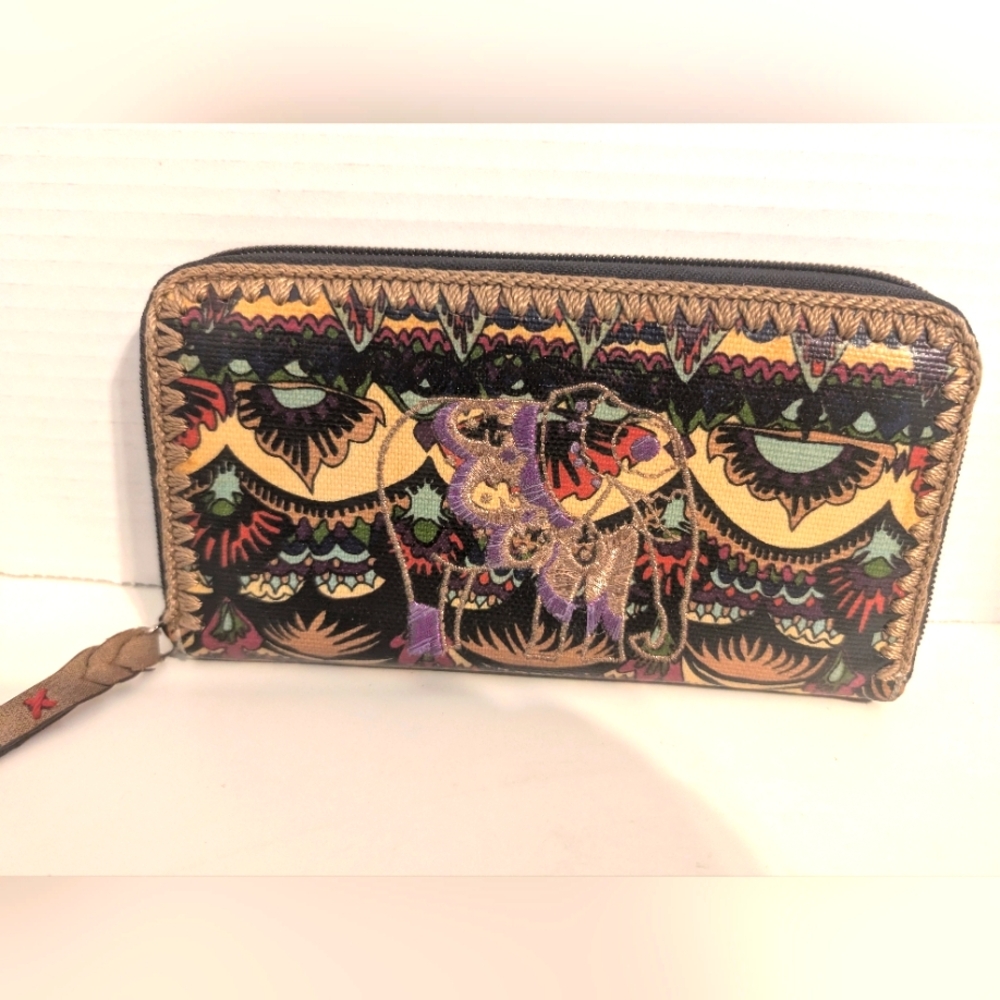 Sakroots Elephant Embroidered Women's Clutch Wallet